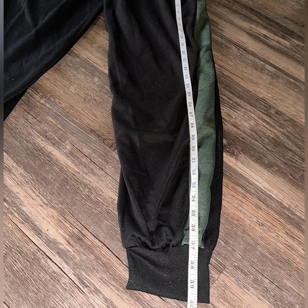 Game Time MENS Black Green Athletic
Joggers size Large - Picture 3 of 10